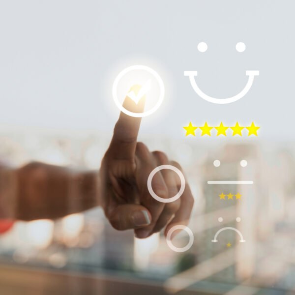 Descubra as principais métricas de atendimento (TMA, CSAT, NPS, FCR e FRT) para elevar a qualidade do seu suporte e fidelizar clientes com o uso de dados e IA.