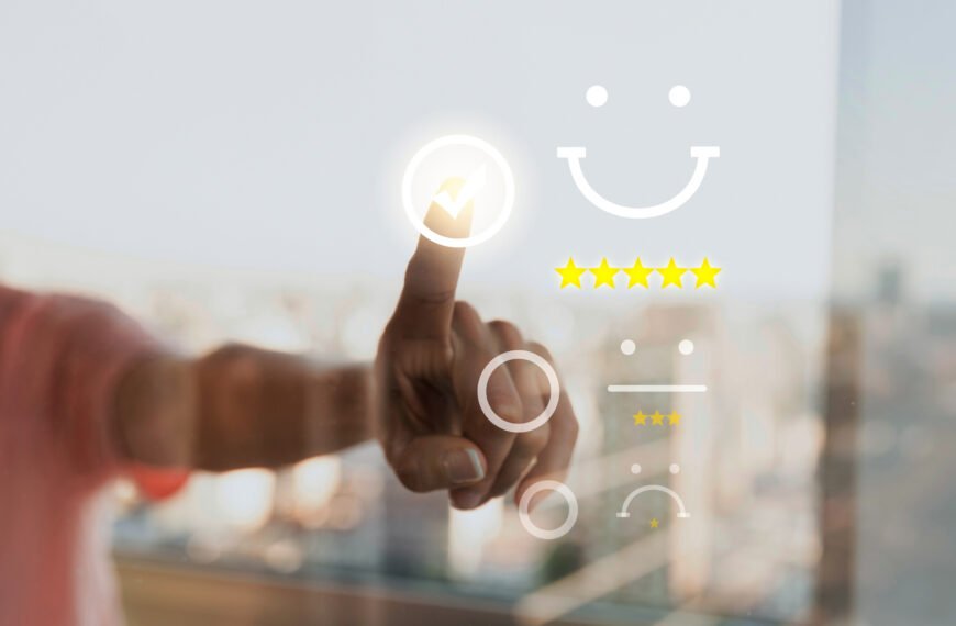 Descubra as principais métricas de atendimento (TMA, CSAT, NPS, FCR e FRT) para elevar a qualidade do seu suporte e fidelizar clientes com o uso de dados e IA.