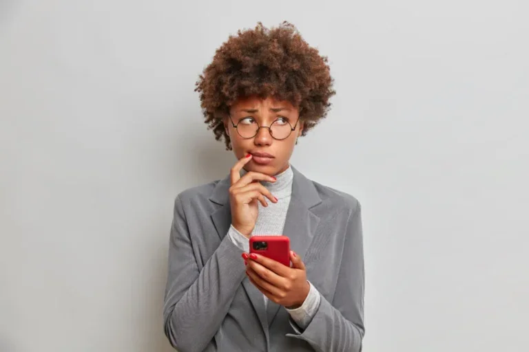 5 mitos sobre chatbots para WhatsApp que seu provedor precisa superar